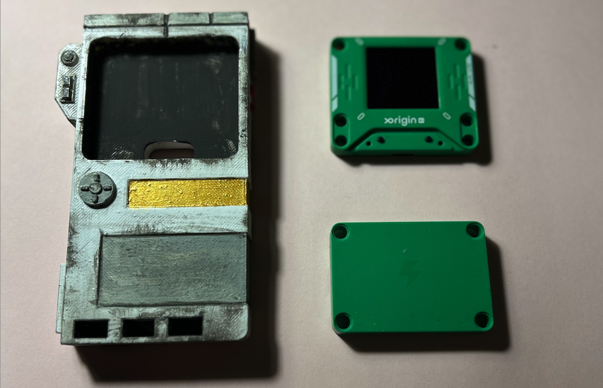 Handheld case — Game Boy form factor. @Zayzayzito.